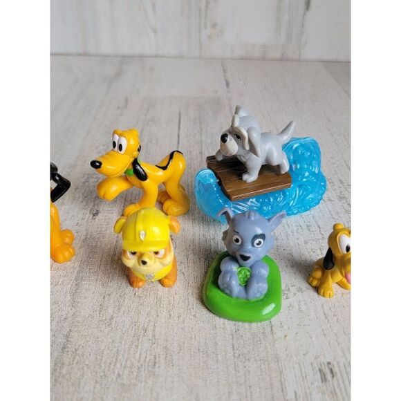 Disney variety dog Pluto paw patrol toy set figure - Picture 3 of 8